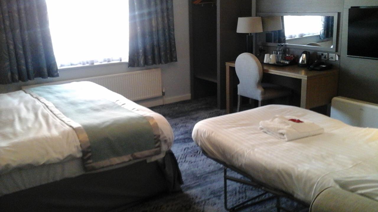 The Portland Hotel Wetherspoon Честерфилд Экстерьер фото